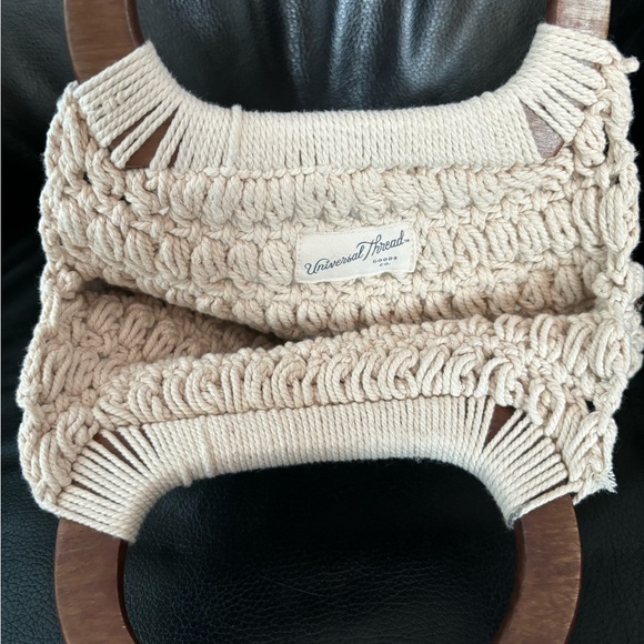 Universal Thread from Target Handbag - Picture 2 of 5